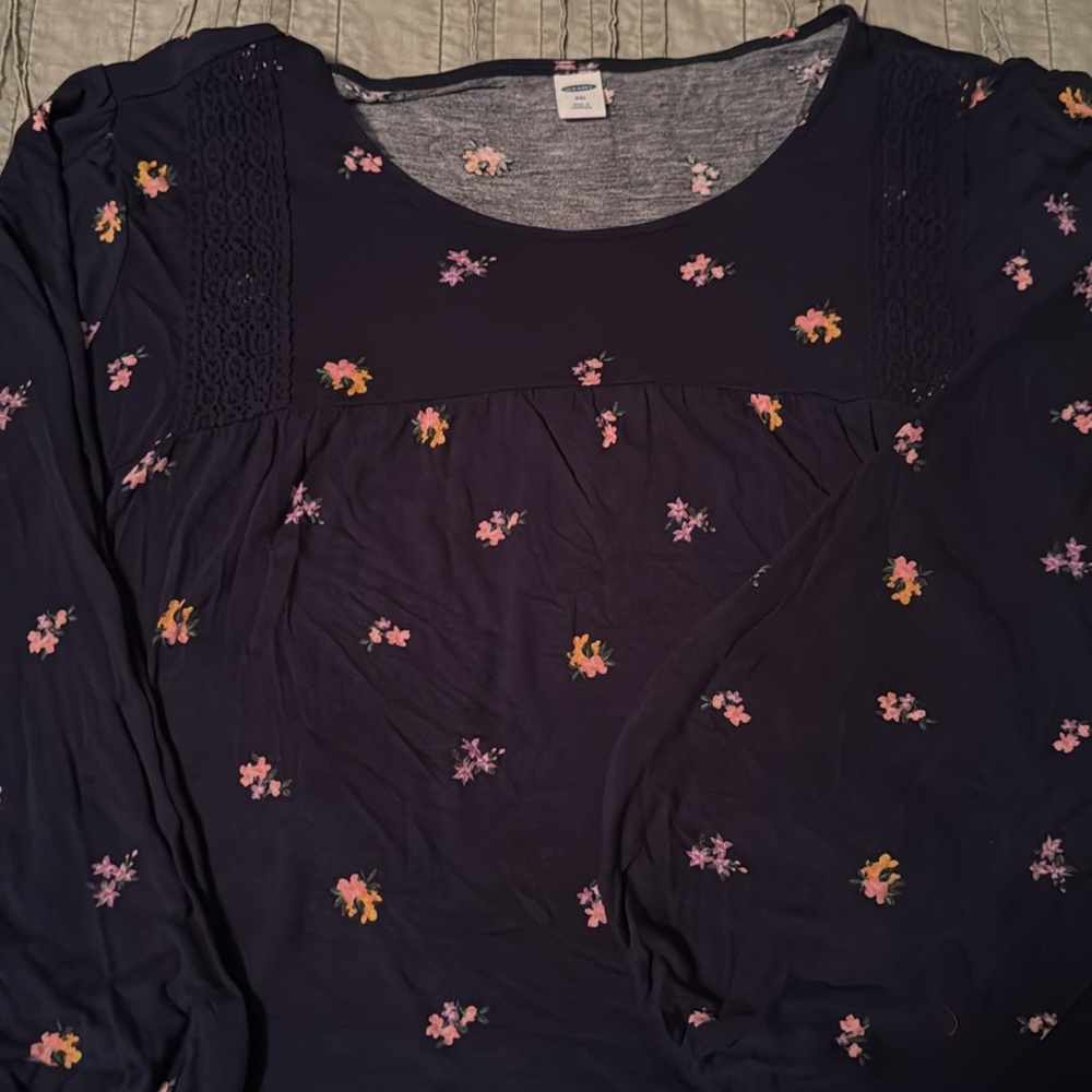 Women’s blue floral blouse size XL